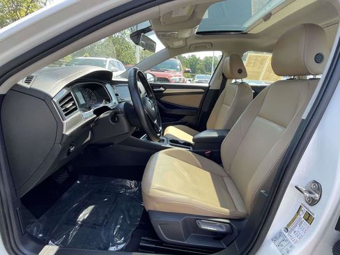 Used 2019 Volkswagen Jetta SE FWD image 13