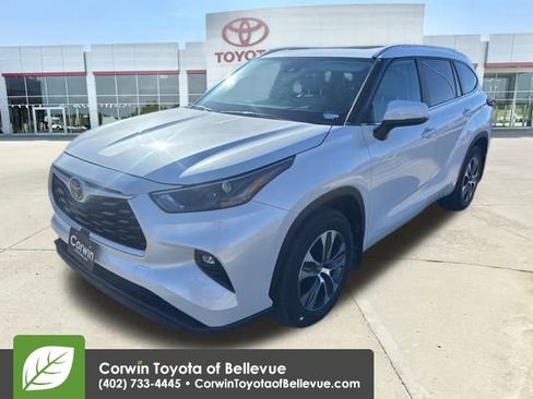 Certified 2023 Toyota Highlander XLE image 38