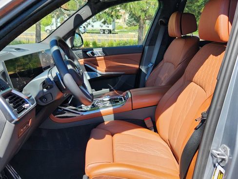 Used 2025 BMW X7 M60i w/ Executive Package AWD/4WD image 8