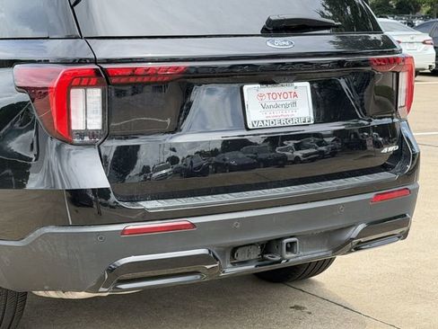 Used 2025 Ford Explorer ST-Line w/ ST-Line Street Pack AWD/4WD image 6