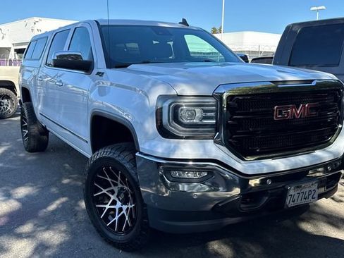 Used 2018 GMC Sierra 1500 SLT AWD/4WD image 2