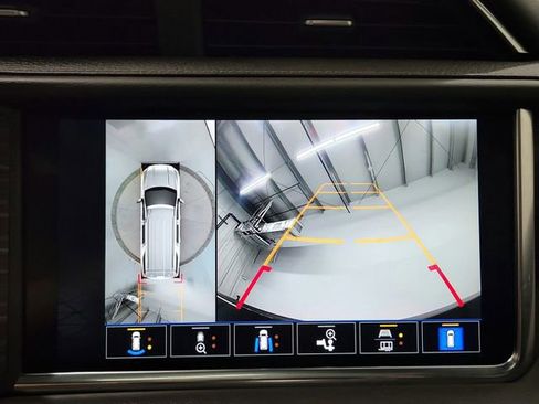 Used 2022 GMC Yukon XL Denali RWD image 23
