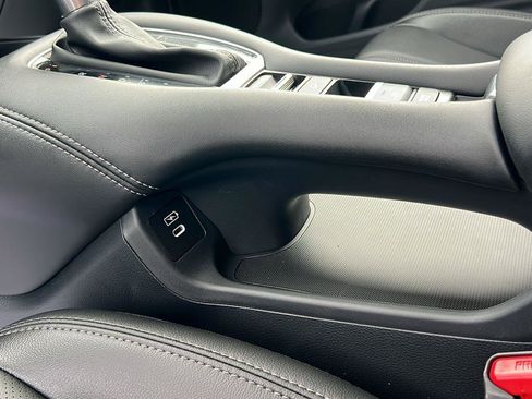 New 2026 Honda HR-V EX-L image 23