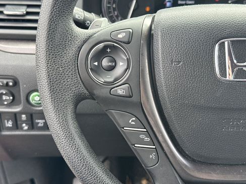 Used 2023 Honda Ridgeline Sport image 11