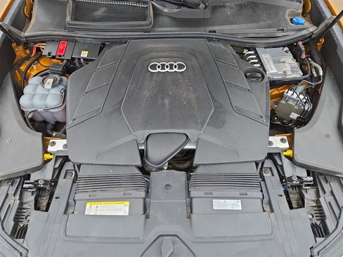 Used 2019 Audi Q8 Prestige w/ Luxury Package image 10