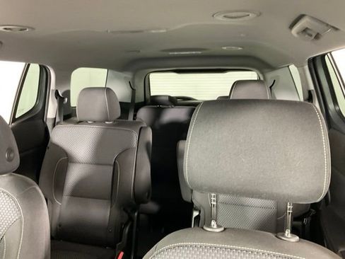 Used 2023 GMC Acadia SLE w/ Driver Convenience Package image 39