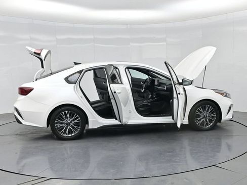 Used 2023 Kia Forte GT-Line w/ GT-Line Premium Package FWD image 3