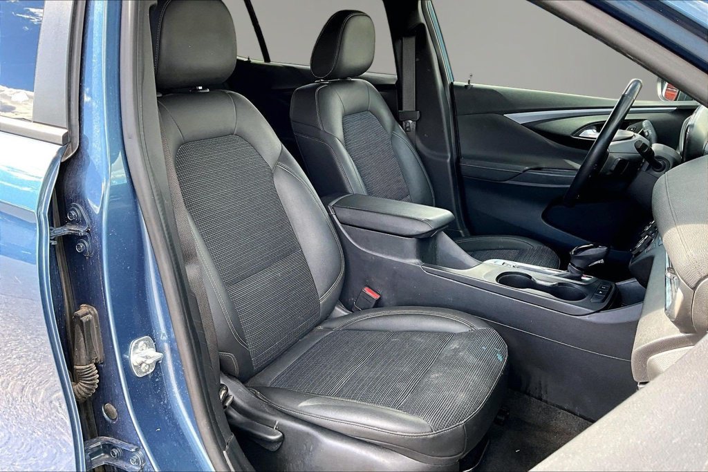 Used 2025 Buick Envista Preferred w/ Convenience I Package FWD image 27
