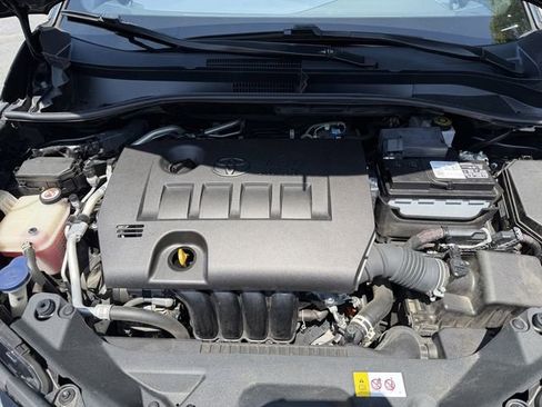 Used 2021 Toyota C-HR XLE FWD image 38