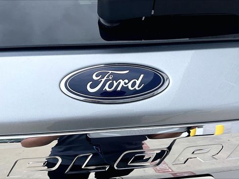 Used 2023 Ford Explorer King Ranch w/ Technology Package RWD image 10