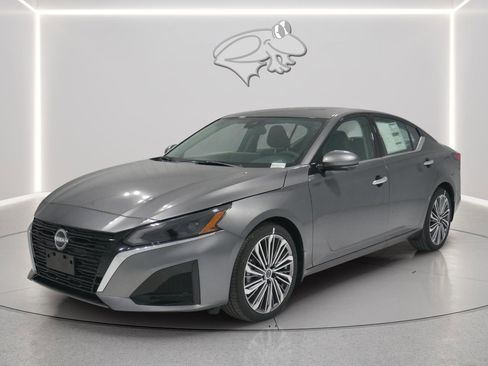 New 2025 Nissan Altima 2.5 SL FWD image 1