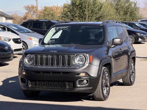 Used 2017 Jeep Renegade Latitude image 9