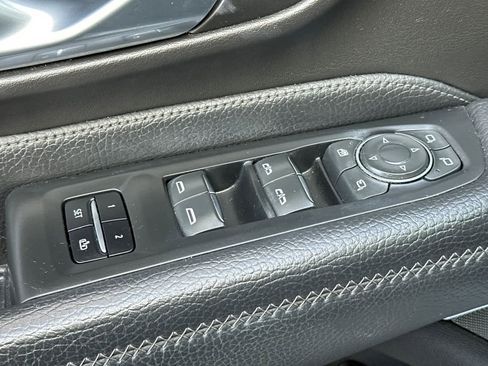 Used 2021 GMC Yukon Denali image 13