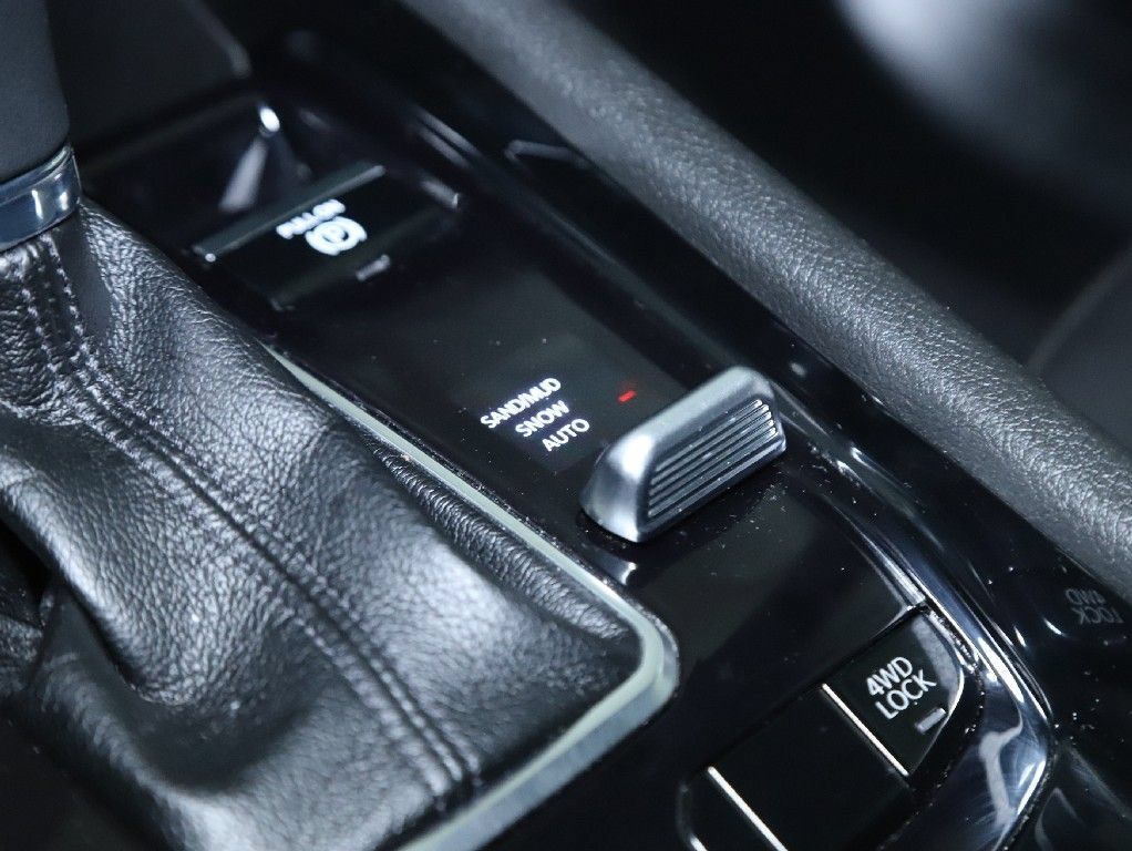 Used 2025 Jeep Compass Limited AWD/4WD image 29