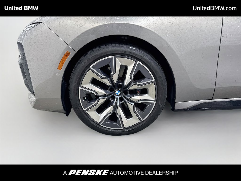 Certified 2024 BMW 740i RWD image 9