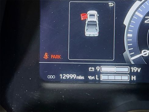 Used 2024 Toyota Tundra Limited image 12