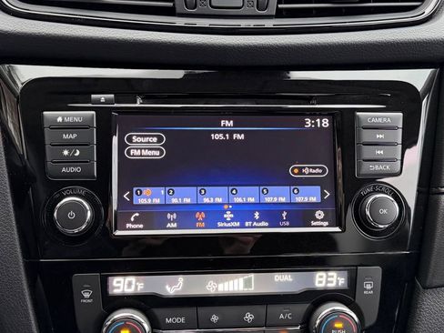 Used 2020 Nissan Rogue SV w/ Premium Package image 11