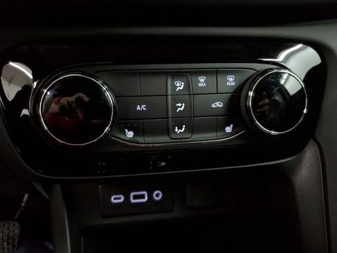 Used 2023 Buick Encore GX Preferred w/ Cold Weather Comfort Package FWD image 18