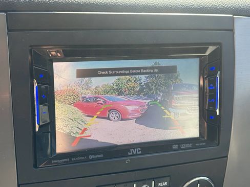 Used 2011 Chevrolet Tahoe LT w/ Luxury Package image 17