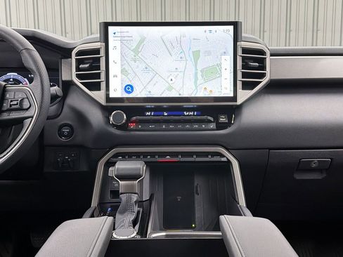 Used 2025 Toyota Tundra Limited image 31