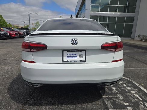 Used 2021 Volkswagen Passat 2.0T R-Line FWD image 10