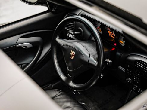 Used 2005 Porsche 911 Turbo S image 44