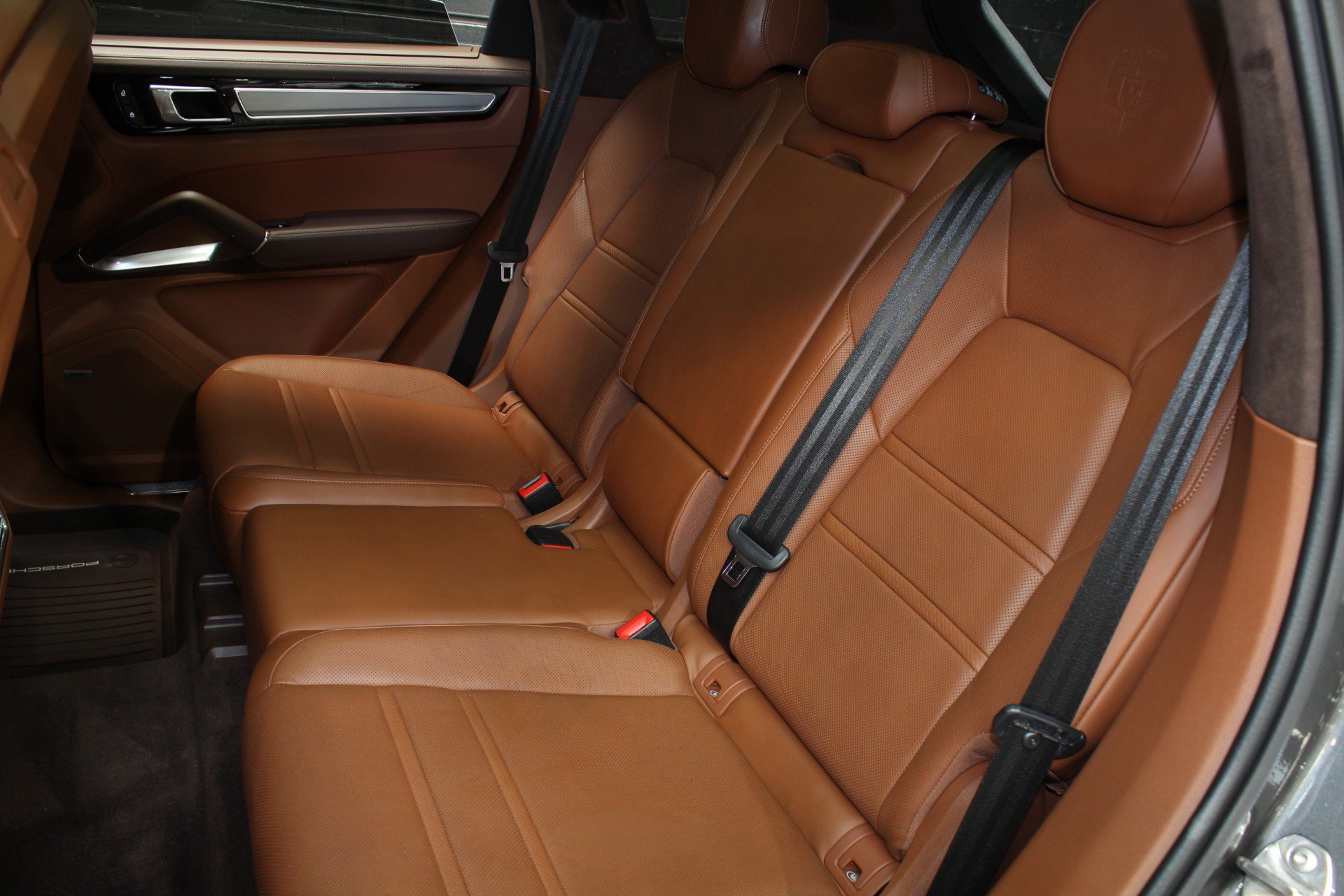 Used 2023 Porsche Cayenne Turbo AWD/4WD image 50