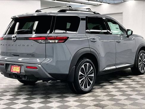 New 2026 Nissan Pathfinder Platinum image 17