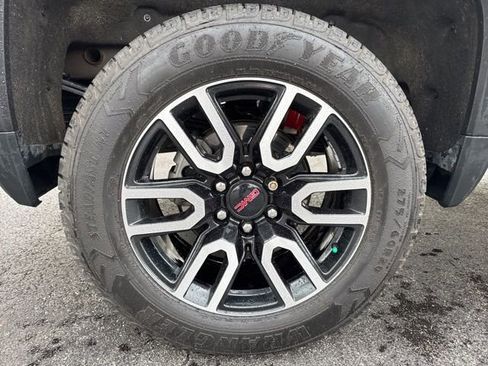 Used 2023 GMC Sierra 1500 AT4 w/ AT4 Premium Package AWD/4WD image 6