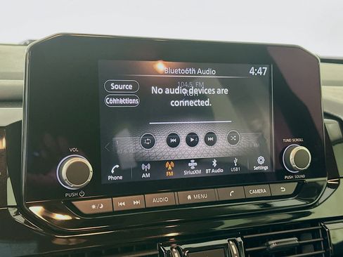 Used 2025 Nissan Pathfinder SV FWD image 21