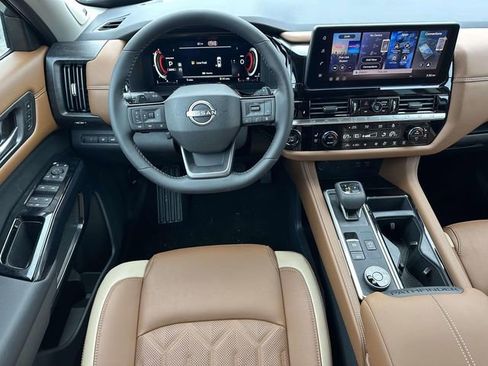 New 2026 Nissan Pathfinder Platinum image 19