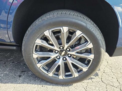 Used 2025 Chevrolet Tahoe High Country AWD/4WD image 12