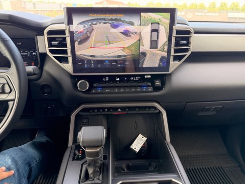 Used 2025 Toyota Tundra Limited AWD/4WD image 4