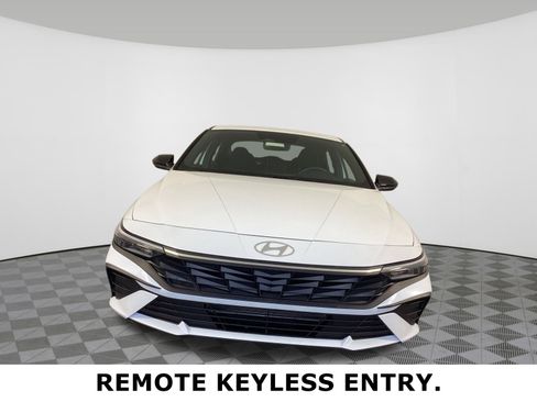 Certified 2025 Hyundai Elantra Sport image 7