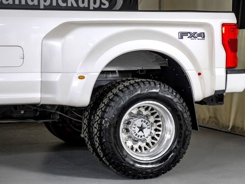 Used 2017 Ford F350 Lariat w/ Lariat Ultimate Package image 13