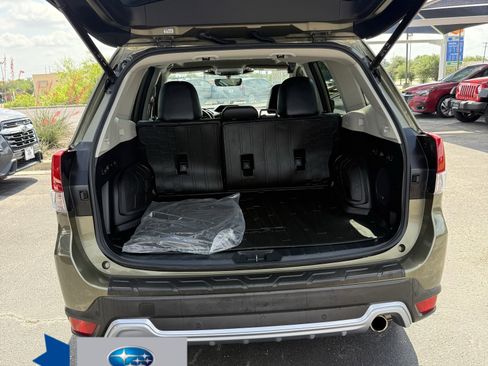 Used 2023 Subaru Forester Touring AWD/4WD image 9