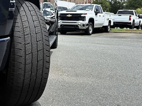 Used 2022 Chevrolet Silverado 1500 Custom AWD/4WD image 27
