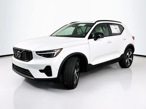 Used 2026 Volvo XC40 B5 Plus w/ Protection Package Premier AWD/4WD image 1