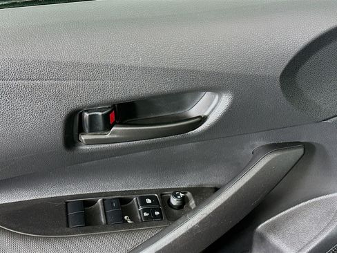 Used 2025 Toyota Corolla LE image 15