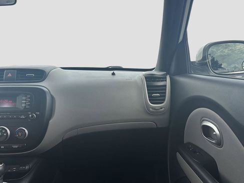 Used 2016 Kia Soul FWD image 18