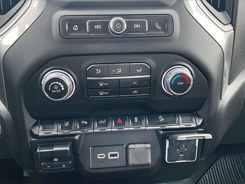 Used 2024 Chevrolet Silverado 2500 Custom w/ Custom Value Package image 31