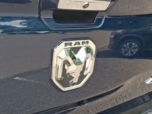 Used 2020 RAM 1500 Laramie AWD/4WD image 28