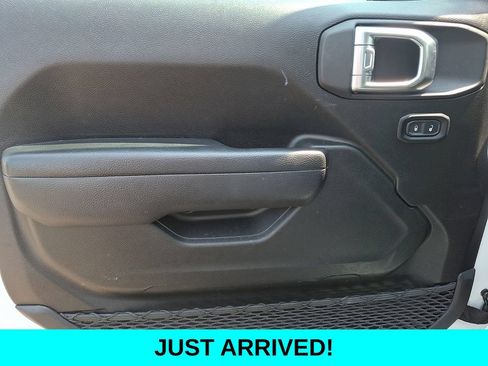 Used 2025 Jeep Wrangler Unlimited Sport AWD/4WD image 12