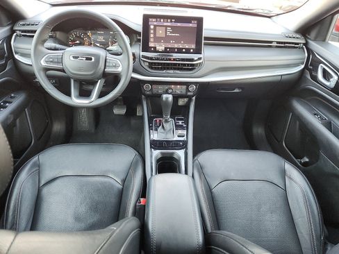 Used 2023 Jeep Compass Limited image 11