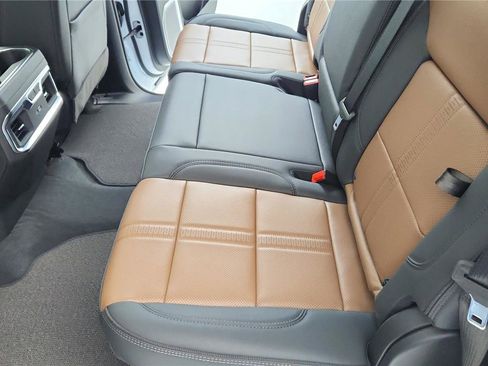 New 2026 Chevrolet Silverado 1500 High Country w/ Technology Package AWD/4WD image 19