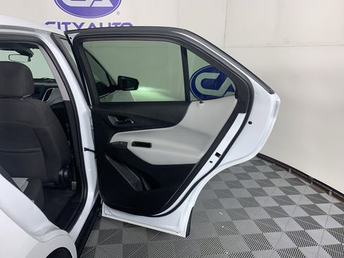 Used 2023 Chevrolet Equinox LT w/ Driver Convenience Package image 37