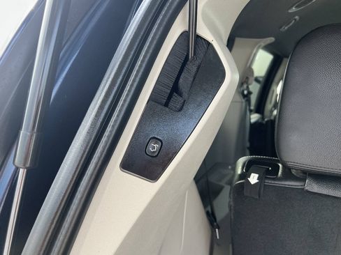 Used 2017 Dodge Grand Caravan SXT FWD image 30