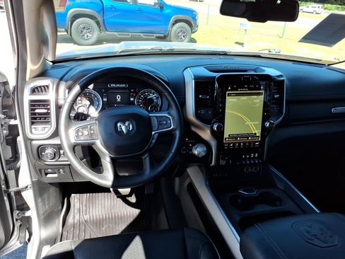 Used 2019 RAM 1500 Laramie AWD/4WD image 7