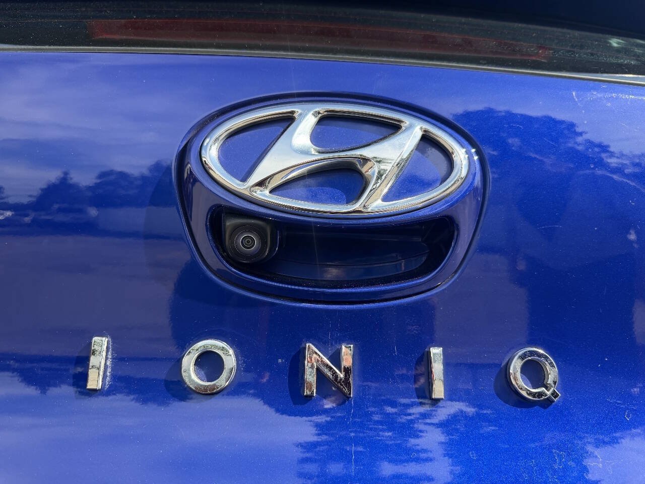 Used 2020 Hyundai Ioniq SE FWD image 18