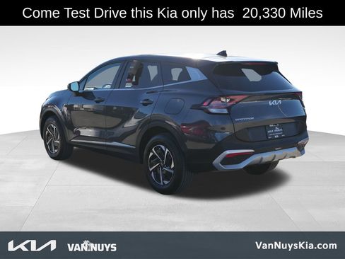 Used 2023 Kia Sportage LX image 6